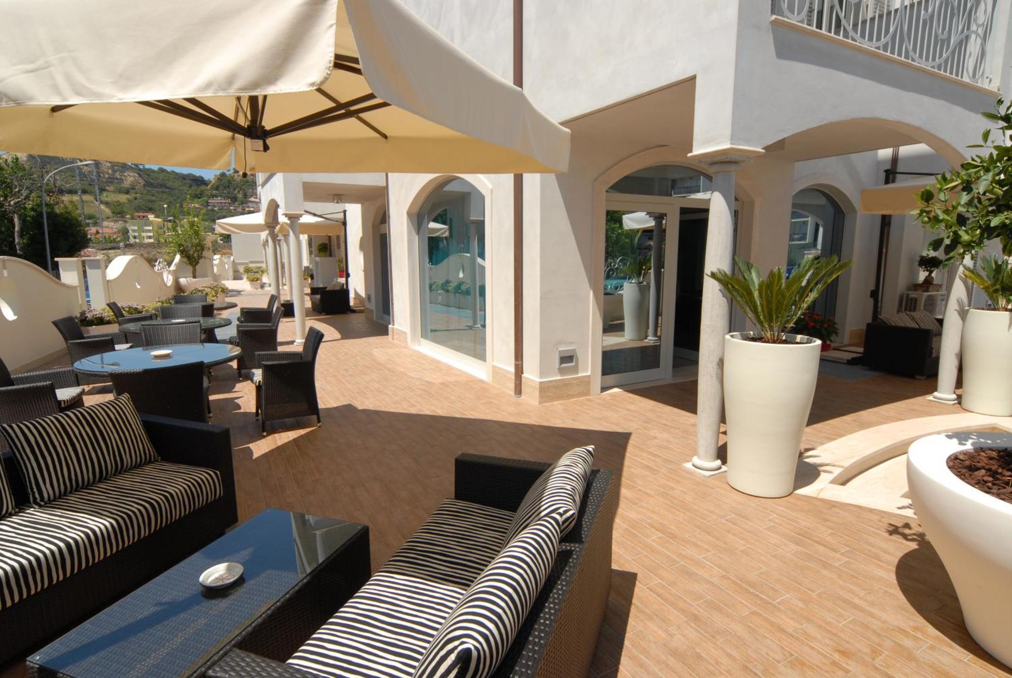 Residence Costa Smeralda Grottammare Exterior foto