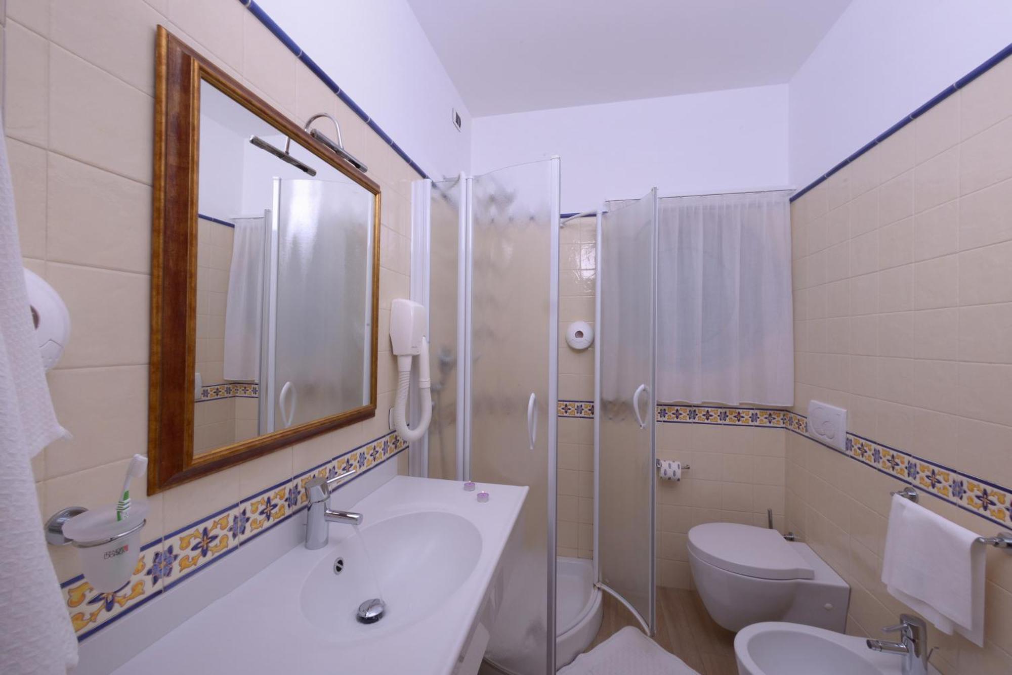 Residence Costa Smeralda Grottammare Quarto foto