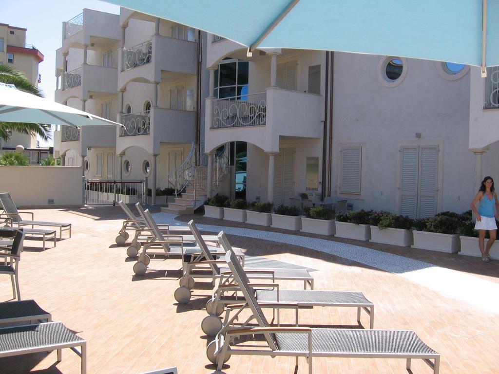 Residence Costa Smeralda Grottammare Exterior foto