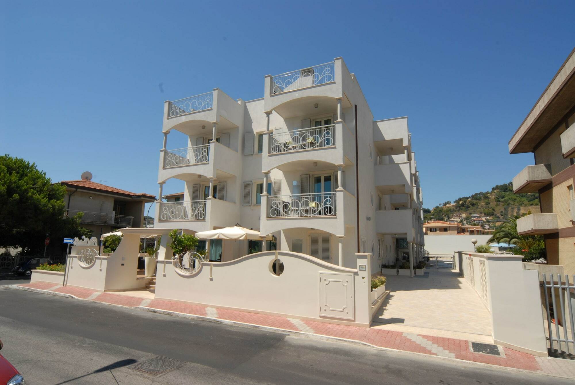 Residence Costa Smeralda Grottammare Exterior foto